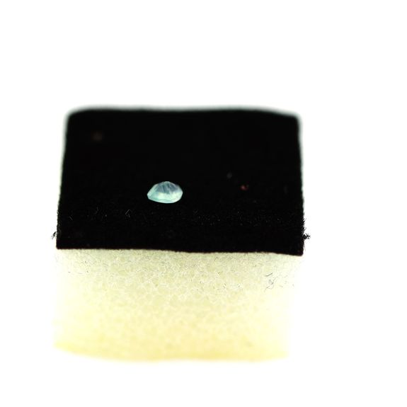 0.12 cts SMITHSONITE VERTE . IF