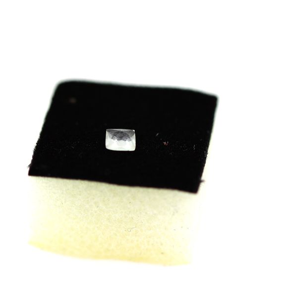 0.15 CTS. INDERITE . VS