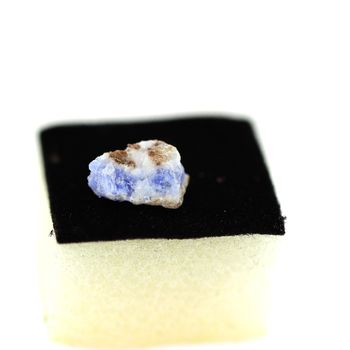 1.5 cts COLOR CHANGE HACKMANITE