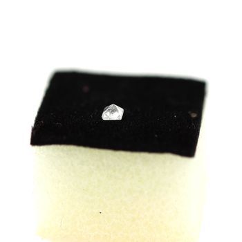 0.16 cts  MAGNESITE . VS