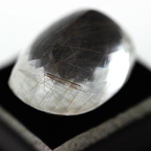 77.88 cts QUARTZ RUTILE. VVS