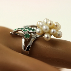 EMERALD & PEARL RING