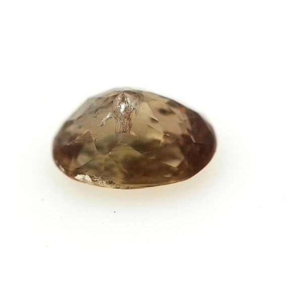 2.35 cts AXINITE (Fe) COULEUR CHANGEANTE . SI1