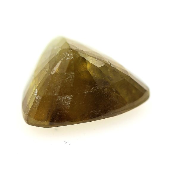 3.52 cts SPHENE MULTICOLORE. SI1