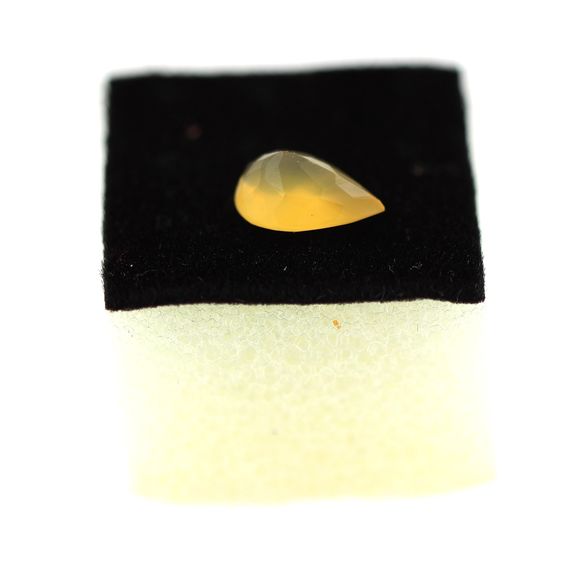 1.06 cts CORNALINE JAUNE. VVS1