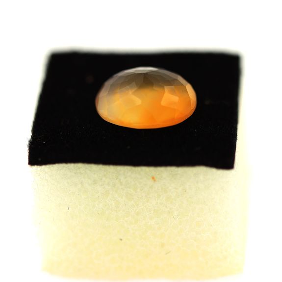 3.06 cts CORNALINE JAUNE ORANGE. VVS1
