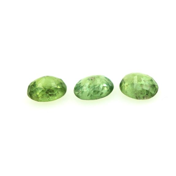 1.30 cts 3 pcs. GRENAT DEMANTOIDE . SI1