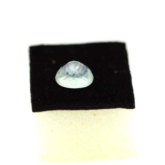 1.79 cts PREHNITE VERTE . VS2