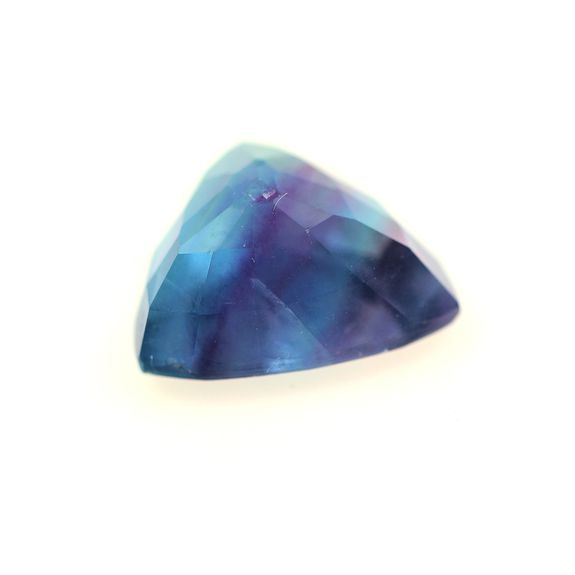 7.83 cts FLUORINE ARC EN CIEL. VS2