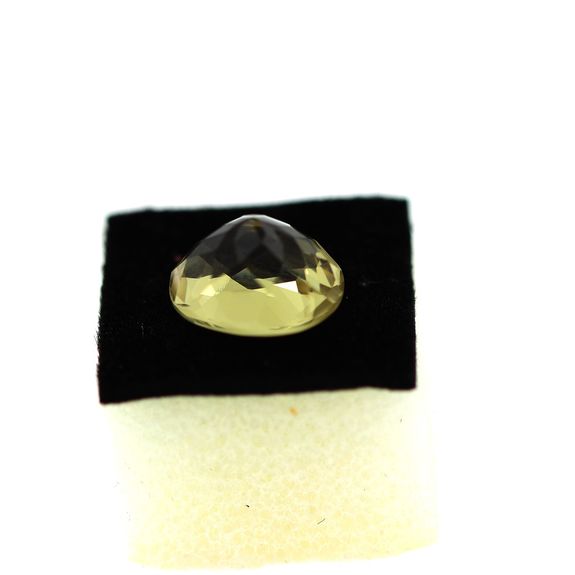 5.22 cts QUARTZ JAUNE . VVS1