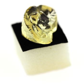 31.38 cts CITRINE JAUNE . VVS2
