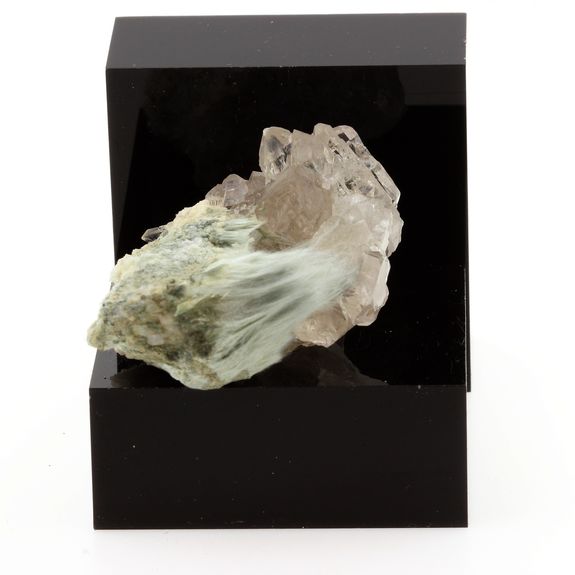 Smoked quartz & Byssolite.