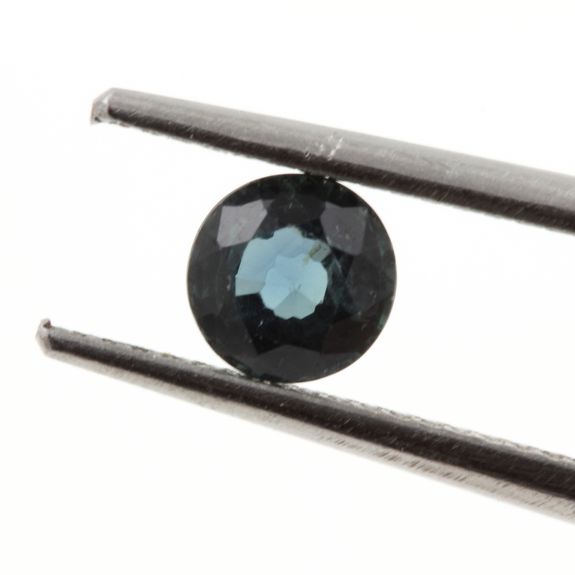 0.43 cts. GREEN SAPPHIRE. UNHEATED