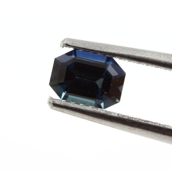 0.45 cts. BLUE GREEN SAPPHIRE. UNHEATED