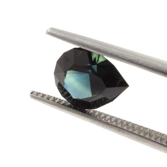 1.75 cts. BLUE GREEN SAPPHIRE. UNHEATED