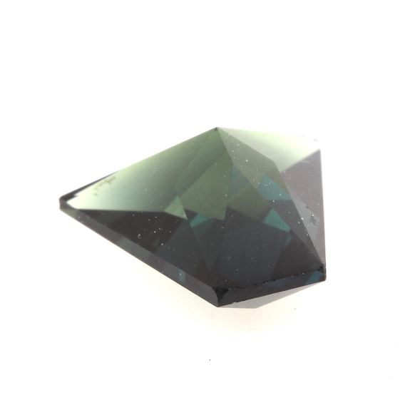 1.62 cts. GREEN SAPPHIRE. UNHEATED