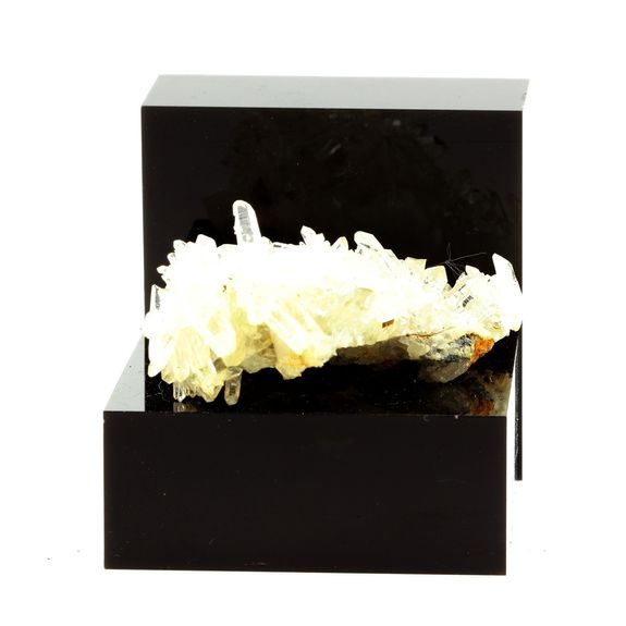 Quartz " cristal de roche " et Siderite. 133.3 ct.