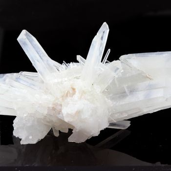Quartz " cristal de roche ". 45.6 ct.