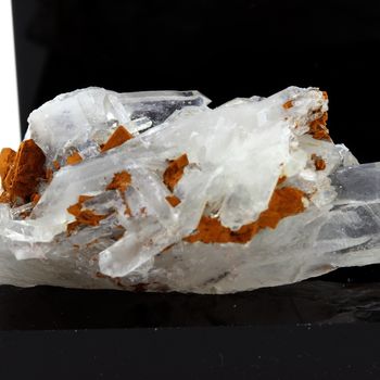 Quartz, Siderite. 77.6 ct.