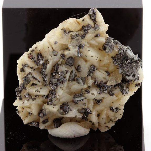 Tetrahedrite sur dolomite.