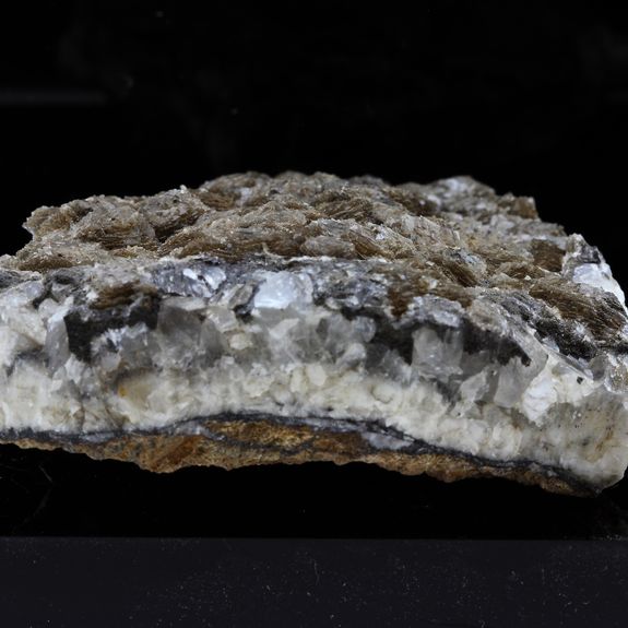 Rancieite on mangano-calcite.