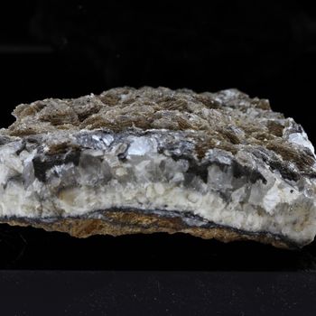 Rancieite on mangano-calcite.