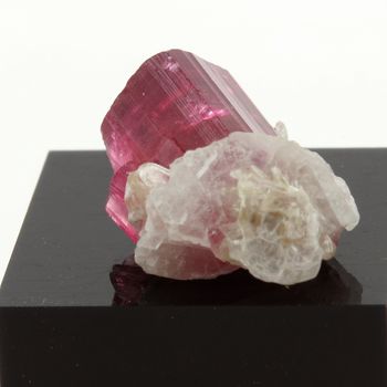 Tourmaline Elbaite Rubellite. 8.60 ct.