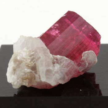 Tourmaline Elbaite Rubellite. 8.60 ct.