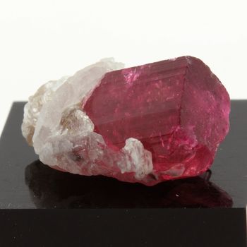 Tourmaline Elbaite Rubellite. 8.60 ct.