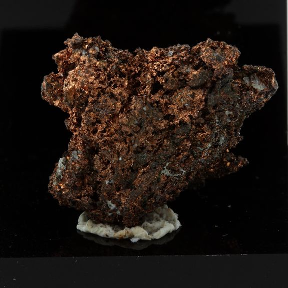 Cuivre natif. 87.63 ct.