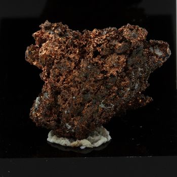 Cuivre natif. 87.63 ct.