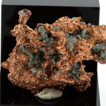 Cuivre natif. 70.35 ct.