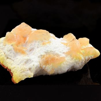 Heulandite. 65.2 ct.