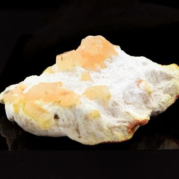 Heulandite. 65.2 ct.