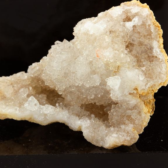 Quartz. 170.1 ct.