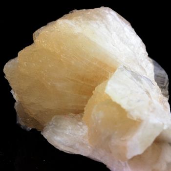 Stilbite. 145.6 ct.