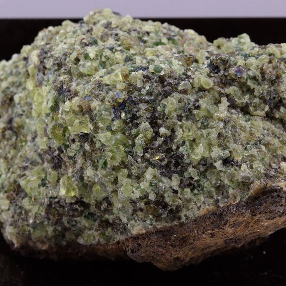 Péridotite. 565.2 ct.