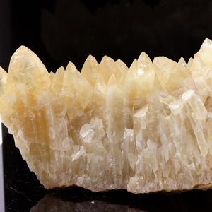 Calcite. 490.4 ct.