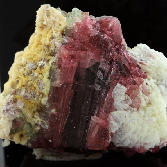 Tourmaline Elbaite. 140.2 ct.