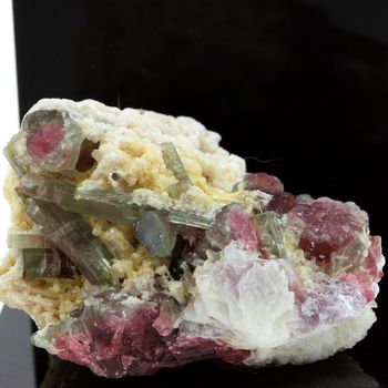 Tourmaline Elbaite. 140.2 ct.