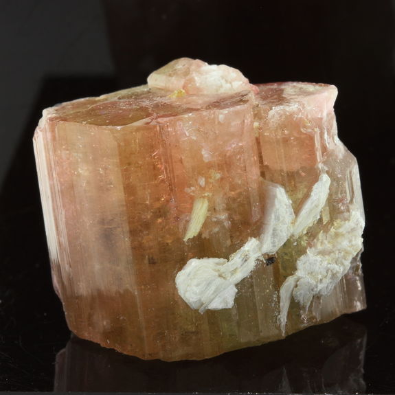 Tourmaline Elbaite. 83.68 ct.