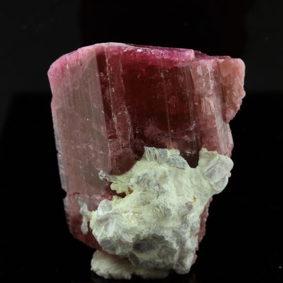 Tourmaline Elbaite. 48.24 ct.