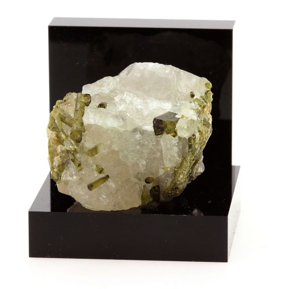 Tourmaline Elbaite sur Quartz. 195.2 ct.
