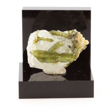 Tourmaline Elbaite sur Quartz. 165.3 ct.