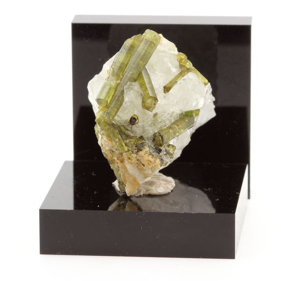 Tourmaline Elbaite sur Quartz. 165.3 ct.