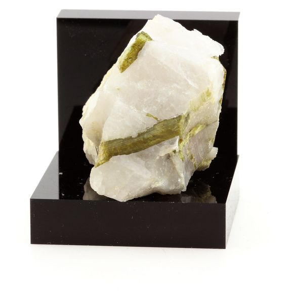 Tourmaline Elbaite sur Quartz. 215.2 ct.