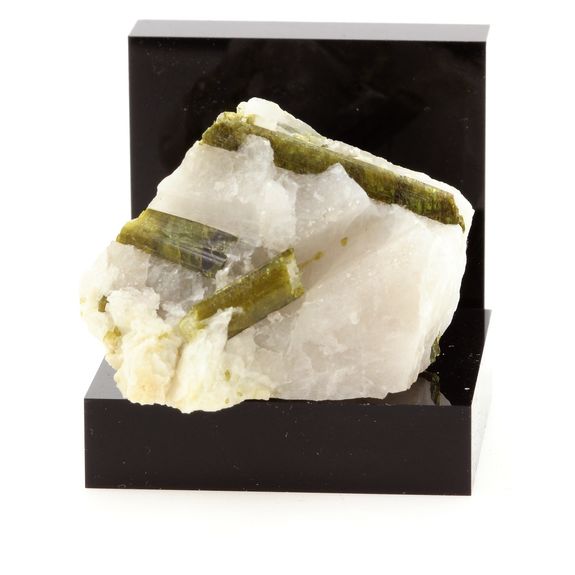Tourmaline Elbaite sur Quartz. 215.2 ct.