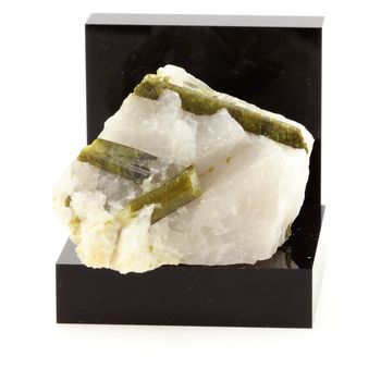 Tourmaline Elbaite sur Quartz. 215.2 ct.