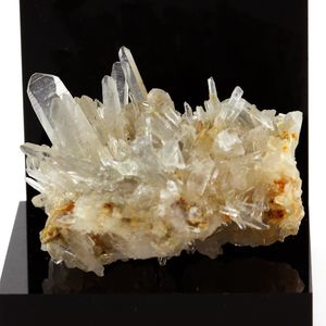 Quartz. 84.87 ct.
