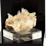 Quartz. 75.2 ct.
